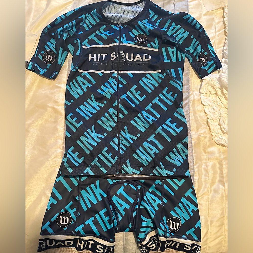 Women’s Triathlon suit: top and shorts